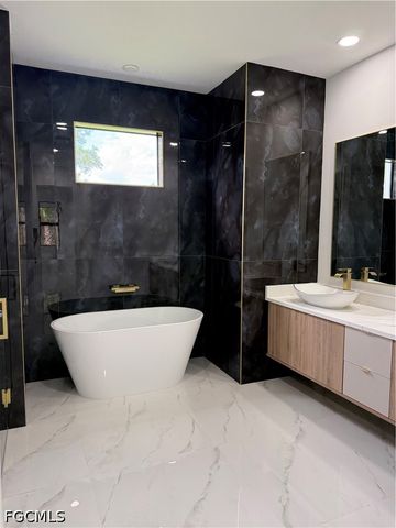 3663 28TH AVE SE, Naples, FL 34117