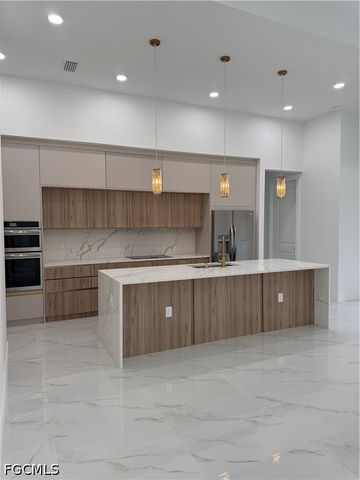 3663 28TH AVE SE, Naples, FL 34117