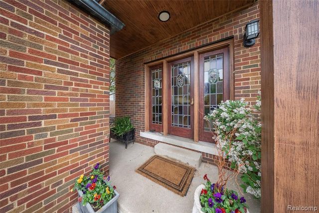 2470 Riverside Drive, Trenton, MI 48183