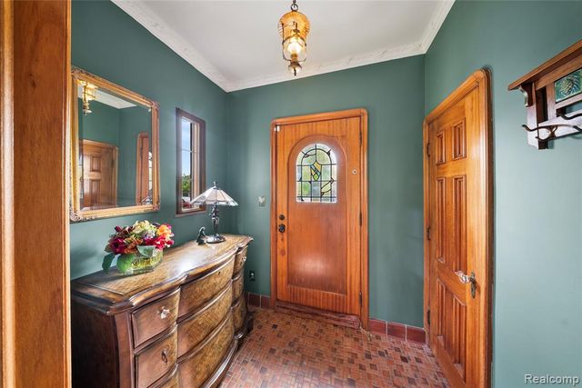 2470 Riverside Drive, Trenton, MI 48183