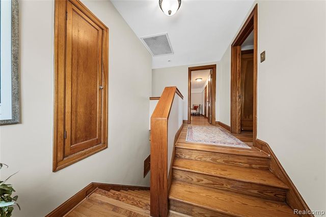 2470 Riverside Drive, Trenton, MI 48183