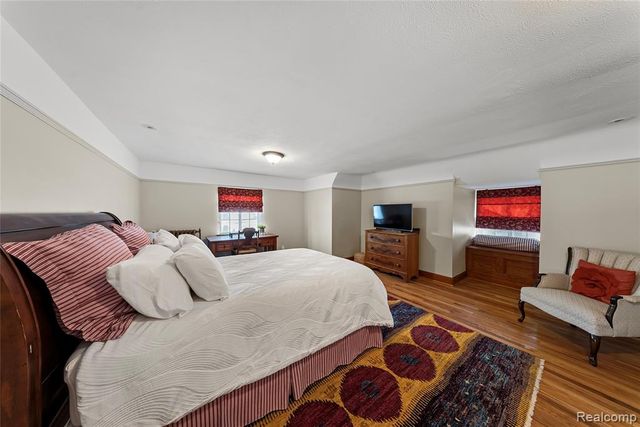 2470 Riverside Drive, Trenton, MI 48183