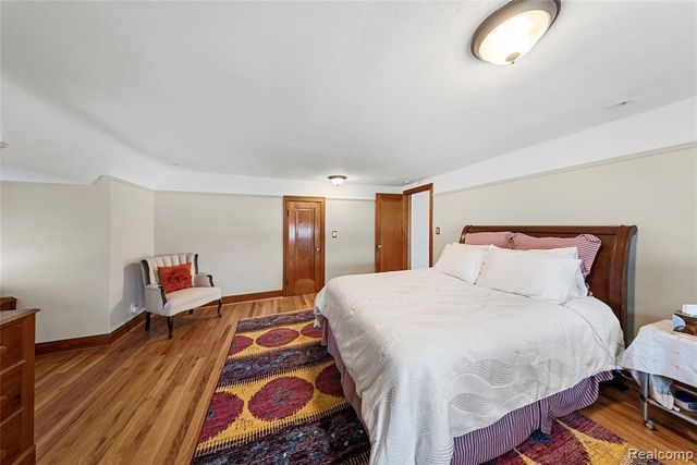 2470 Riverside Drive, Trenton, MI 48183