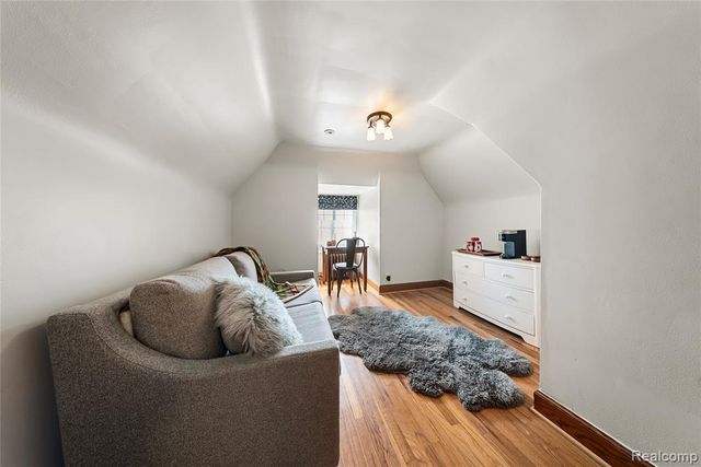 2470 Riverside Drive, Trenton, MI 48183