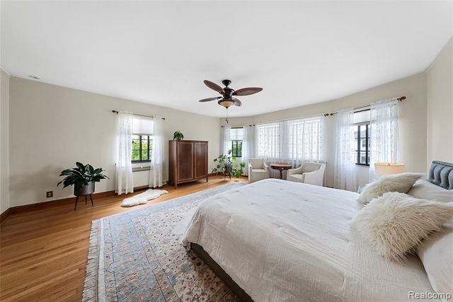 2470 Riverside Drive, Trenton, MI 48183
