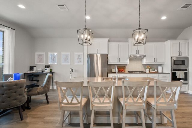 1104 Whispering Hill Drive, Mansfield, TX 76063