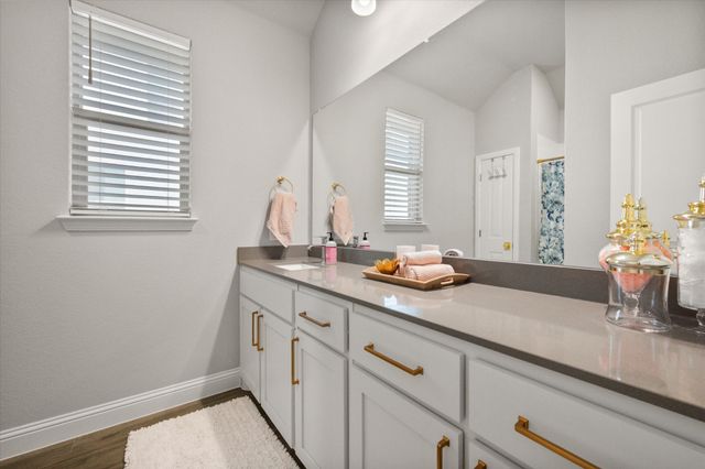 1104 Whispering Hill Drive, Mansfield, TX 76063