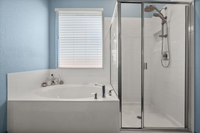 1104 Whispering Hill Drive, Mansfield, TX 76063