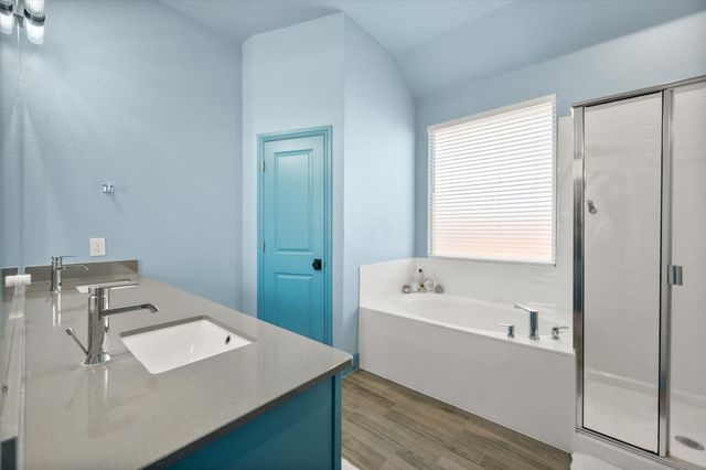 1104 Whispering Hill Drive, Mansfield, TX 76063