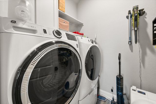 1104 Whispering Hill Drive, Mansfield, TX 76063