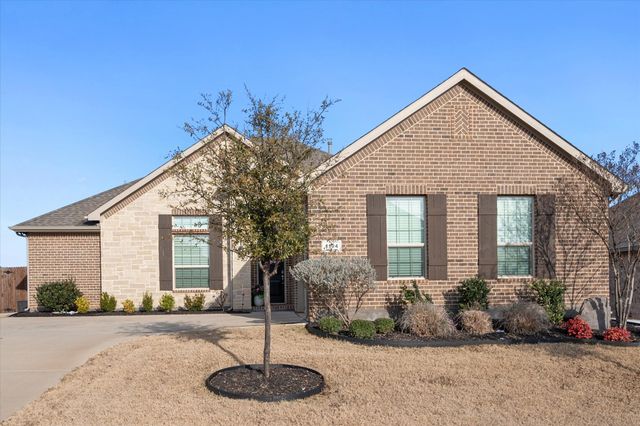 1104 Whispering Hill Drive, Mansfield, TX 76063