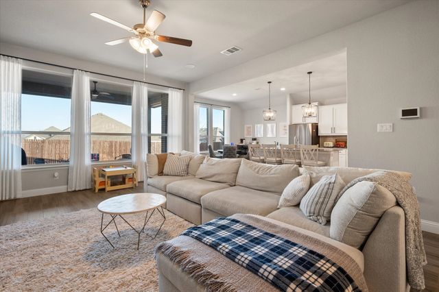 1104 Whispering Hill Drive, Mansfield, TX 76063