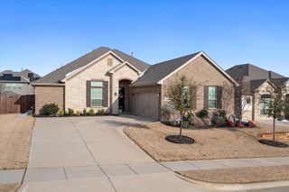 1104 Whispering Hill Drive, Mansfield, TX 76063