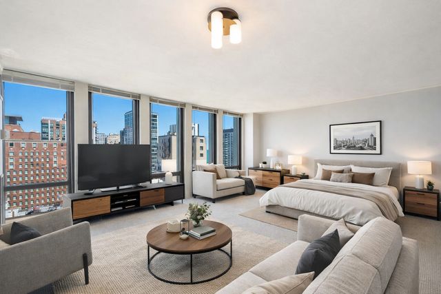 1 E Scott Street 2002, Chicago, IL 60610