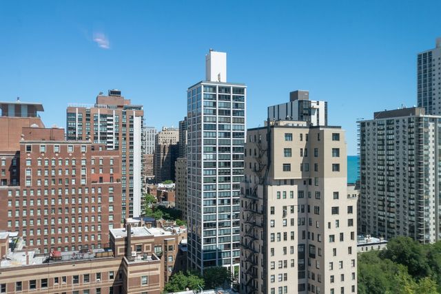 1 E Scott Street 2002, Chicago, IL 60610