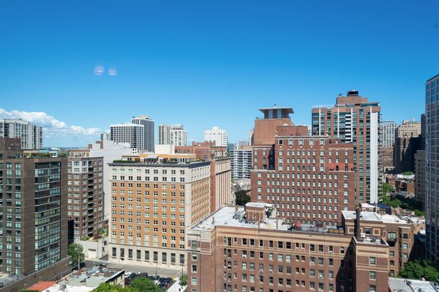 1 E Scott Street 2002, Chicago, IL 60610