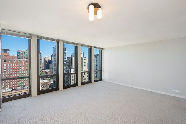 1 E Scott Street 2002, Chicago, IL 60610