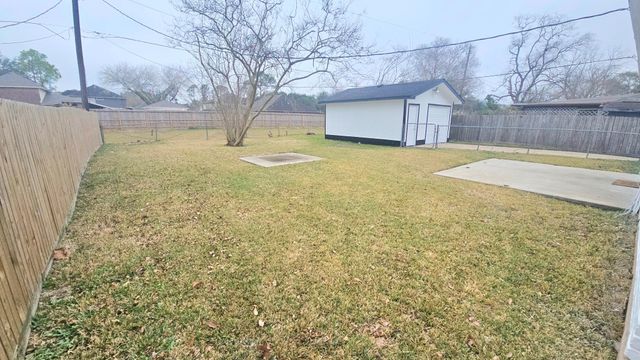 210 Brigadoon Lane, Friendswood, TX 77546