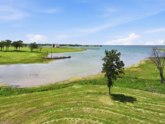 215 Lakeshore Terrace, Windom, TX 75492