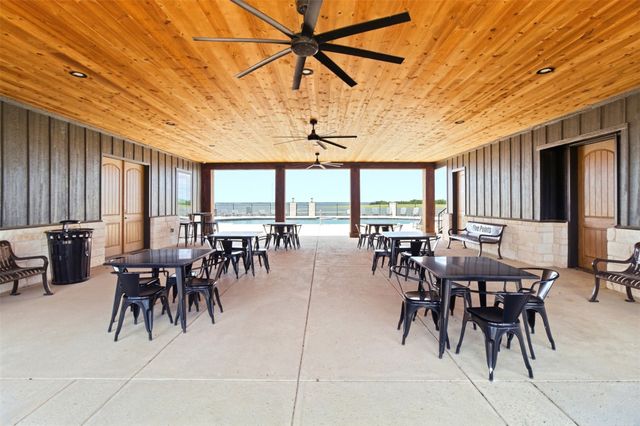215 Lakeshore Terrace, Windom, TX 75492