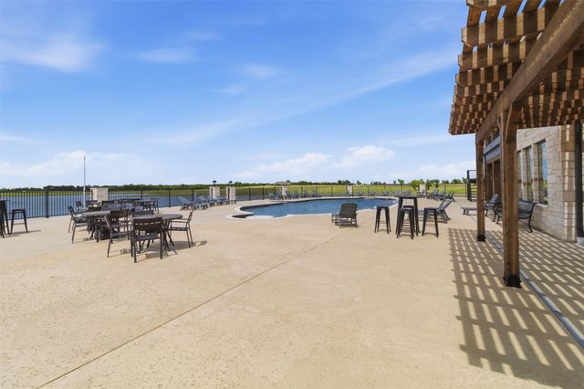 215 Lakeshore Terrace, Windom, TX 75492
