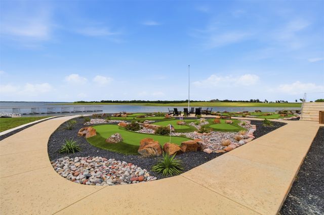 215 Lakeshore Terrace, Windom, TX 75492