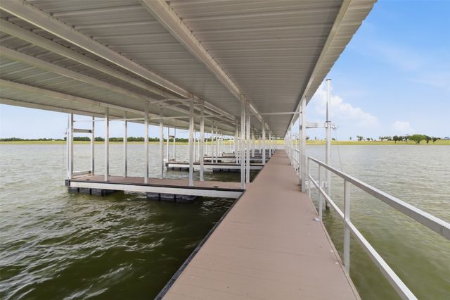 215 Lakeshore Terrace, Windom, TX 75492