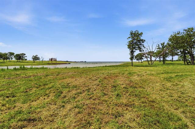 215 Lakeshore Terrace, Windom, TX 75492