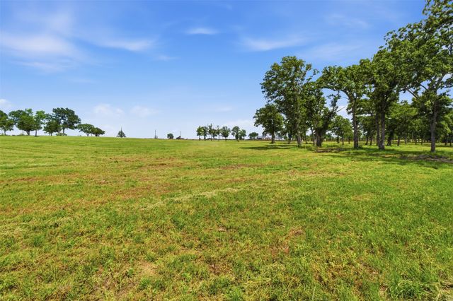 215 Lakeshore Terrace, Windom, TX 75492