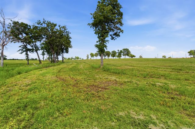 215 Lakeshore Terrace, Windom, TX 75492