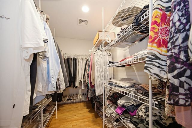 52 Kensington Ct, Swansea, MA 02777