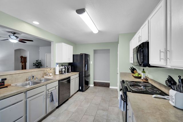 313 Shadow Bend Drive, Red Oak, TX 75154