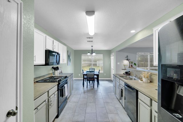 313 Shadow Bend Drive, Red Oak, TX 75154