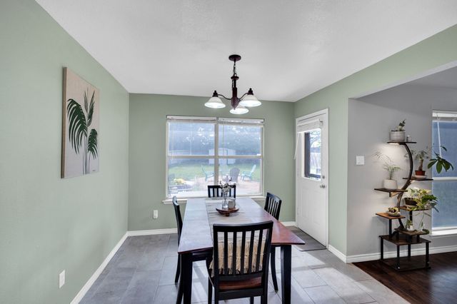 313 Shadow Bend Drive, Red Oak, TX 75154