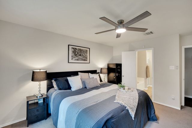 313 Shadow Bend Drive, Red Oak, TX 75154