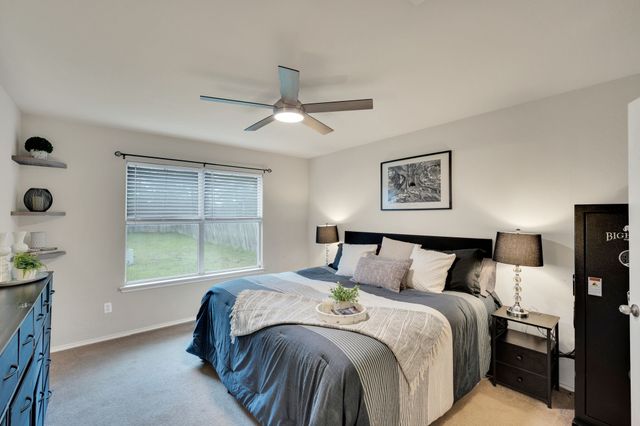 313 Shadow Bend Drive, Red Oak, TX 75154