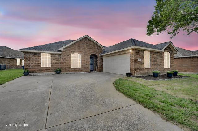 313 Shadow Bend Drive, Red Oak, TX 75154