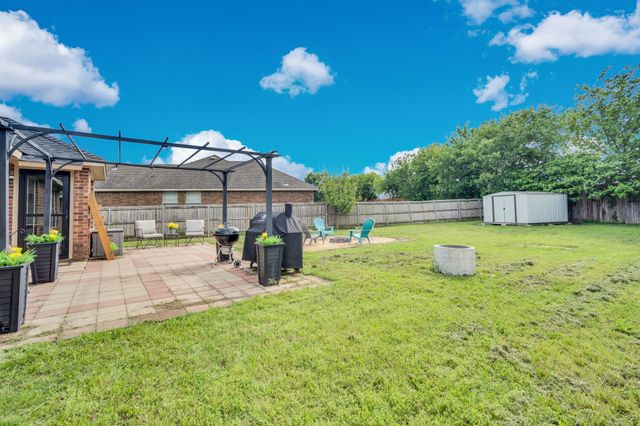 313 Shadow Bend Drive, Red Oak, TX 75154