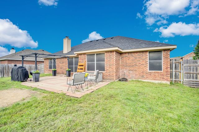 313 Shadow Bend Drive, Red Oak, TX 75154