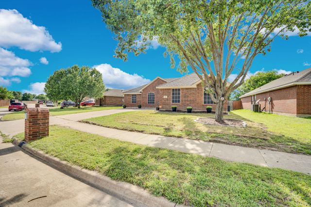 313 Shadow Bend Drive, Red Oak, TX 75154
