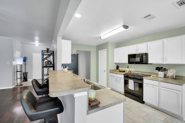 313 Shadow Bend Drive, Red Oak, TX 75154