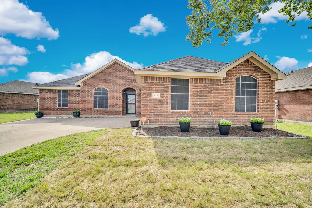 313 Shadow Bend Drive, Red Oak, TX 75154