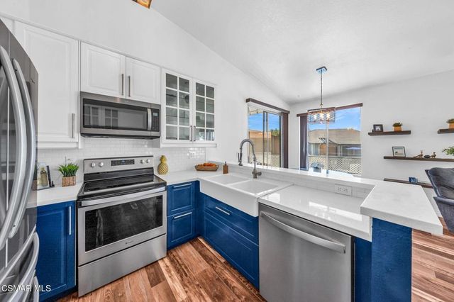 2450 Pleasant Way N, Thousand Oaks, CA 91362