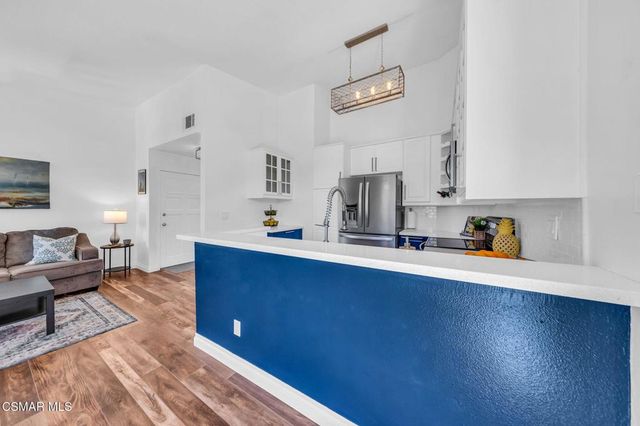 2450 Pleasant Way N, Thousand Oaks, CA 91362