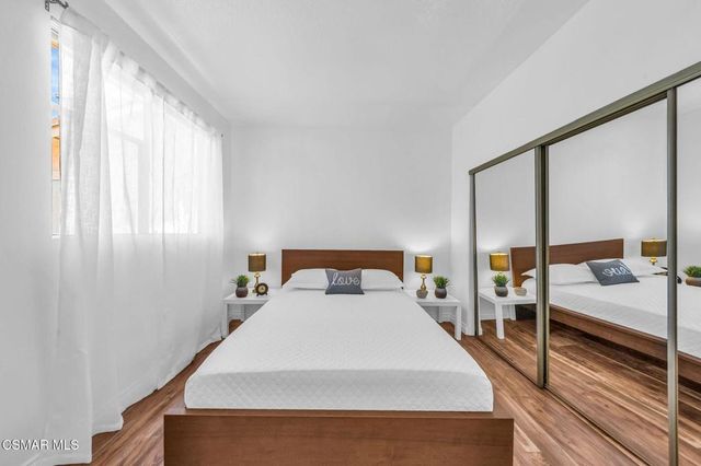 2450 Pleasant Way N, Thousand Oaks, CA 91362