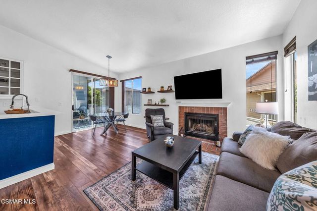 2450 Pleasant Way N, Thousand Oaks, CA 91362