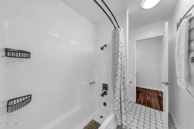 2450 Pleasant Way N, Thousand Oaks, CA 91362