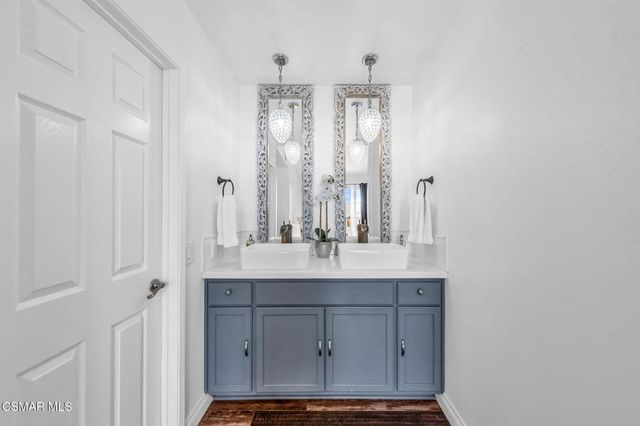 2450 Pleasant Way N, Thousand Oaks, CA 91362