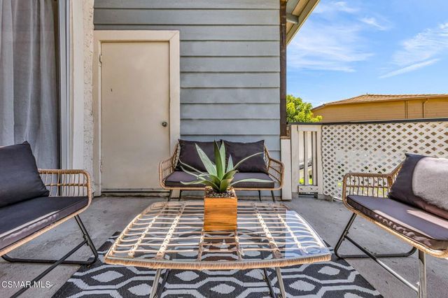 2450 Pleasant Way N, Thousand Oaks, CA 91362