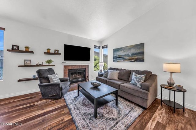 2450 Pleasant Way N, Thousand Oaks, CA 91362